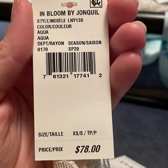 NWT—In Bloom floral robe - Picture 8 of 9